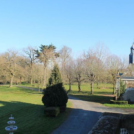 Chateau Le Breil Bed & Breakfast Cholet Exterior photo