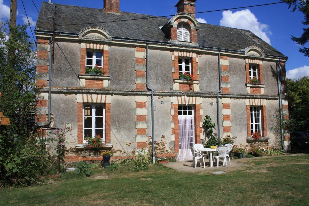 Chateau Le Breil Bed & Breakfast Cholet Room photo